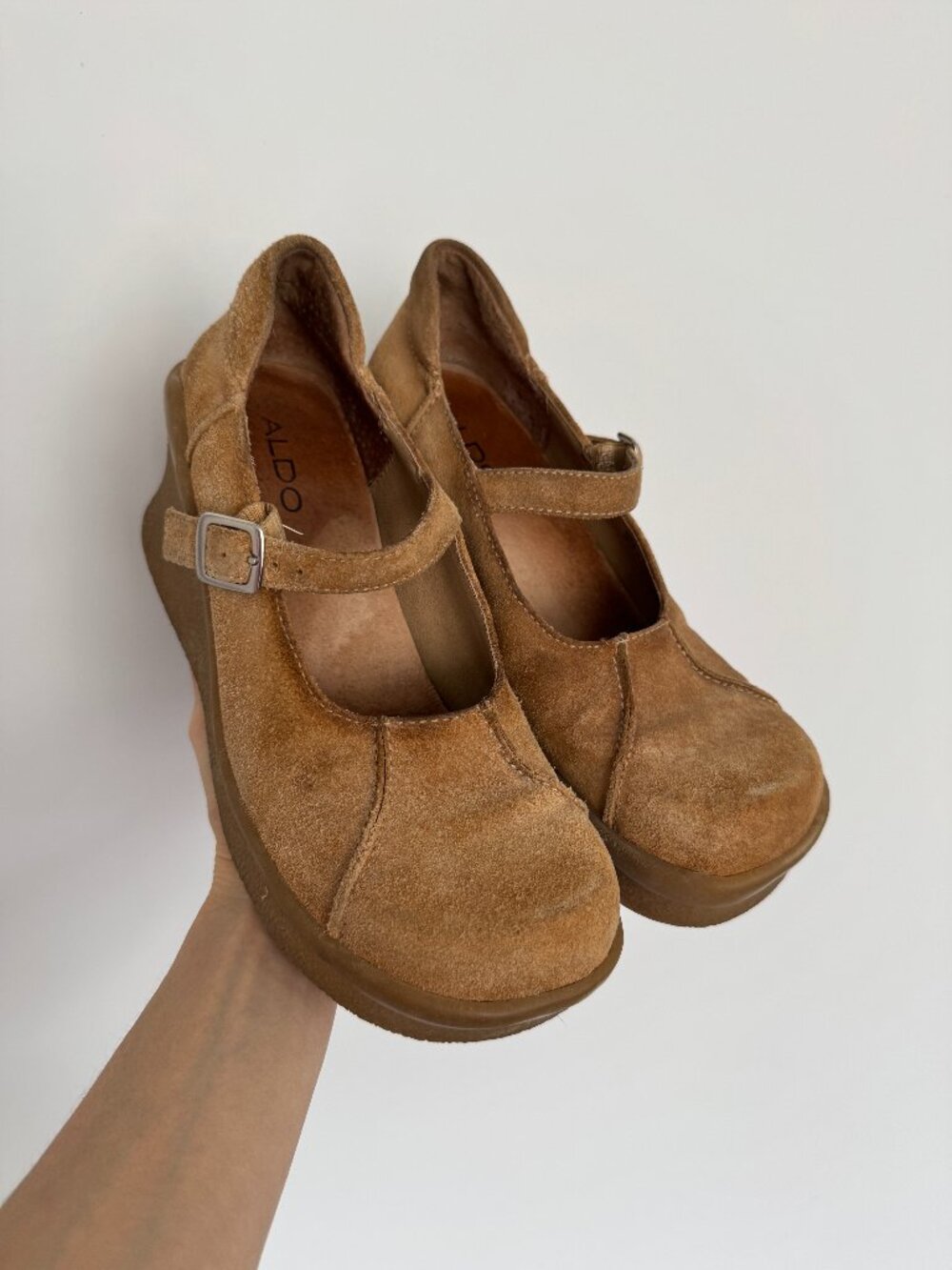 Vtg Y2K Aldo suede tan platform mary jane shoes / sz 38 - Picture 3 of 16